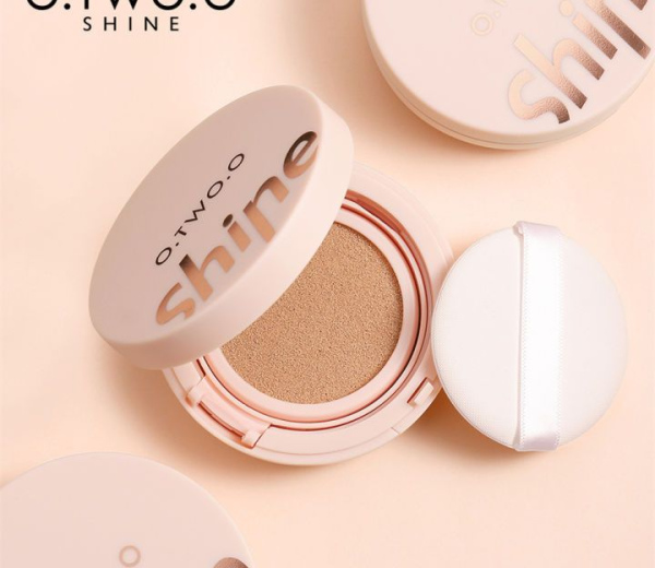   O.TWO.O SHINE Air Cushion BB Cream Foundation